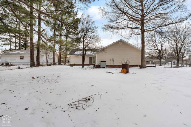 201 S 15th Avenue, Paragould, AR 72450