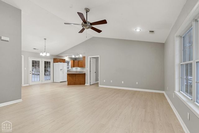 201 S 15th Avenue, Paragould, AR 72450