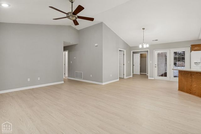 201 S 15th Avenue, Paragould, AR 72450