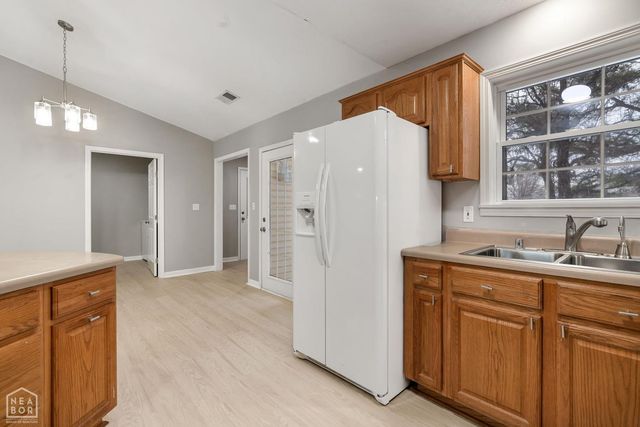 201 S 15th Avenue, Paragould, AR 72450