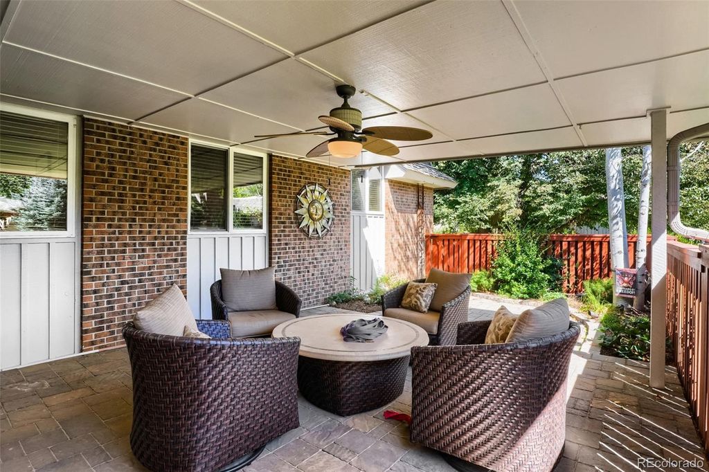 Image 18 of property listing at 22 Birdie Lane, Littleton, CO 80123