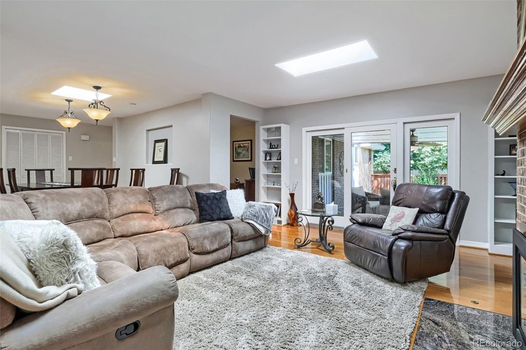 Image 3 of property listing at 22 Birdie Lane, Littleton, CO 80123