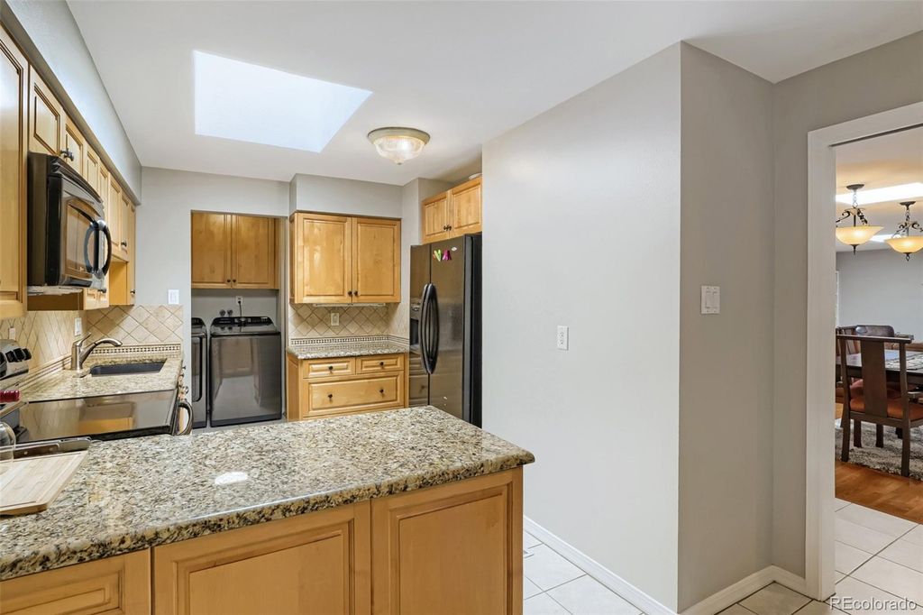 Image 6 of property listing at 22 Birdie Lane, Littleton, CO 80123