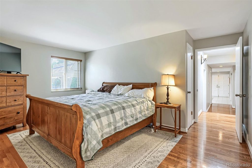 Image 9 of property listing at 22 Birdie Lane, Littleton, CO 80123