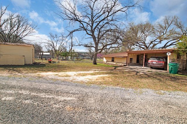 502 N River Oaks DR, Burnet, TX 78611