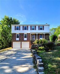 603 Meade Dr, Moon/crescent Twp, PA 15108