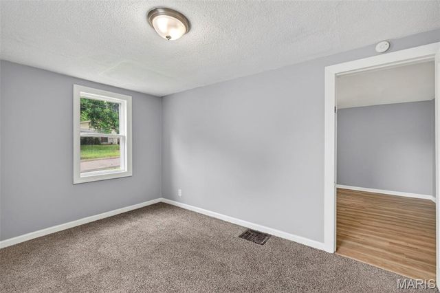 9386 Golden Gate Road, St Louis, MO 63144