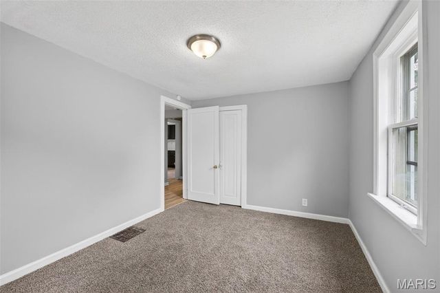 9386 Golden Gate Road, St Louis, MO 63144