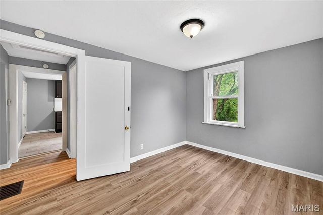9386 Golden Gate Road, St Louis, MO 63144