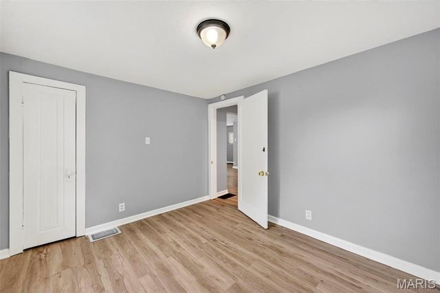 9386 Golden Gate Road, St Louis, MO 63144