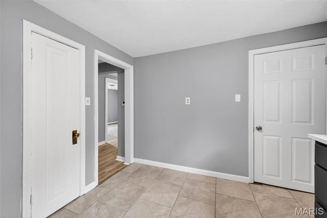 9386 Golden Gate Road, St Louis, MO 63144