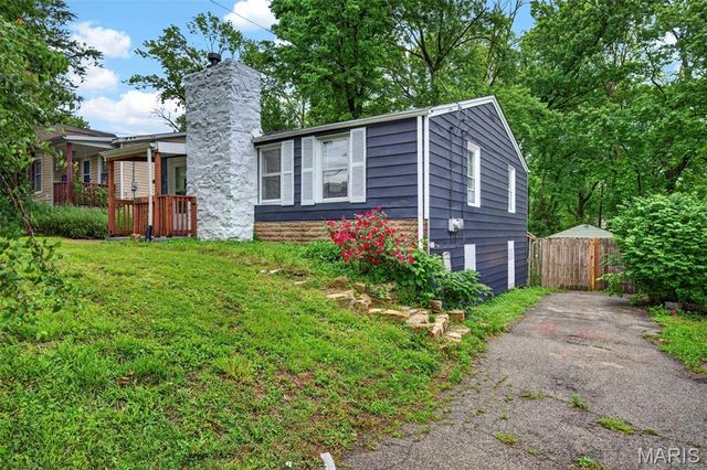 9386 Golden Gate Road, St Louis, MO 63144