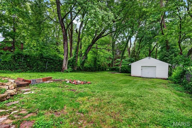 9386 Golden Gate Road, St Louis, MO 63144