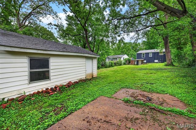 9386 Golden Gate Road, St Louis, MO 63144