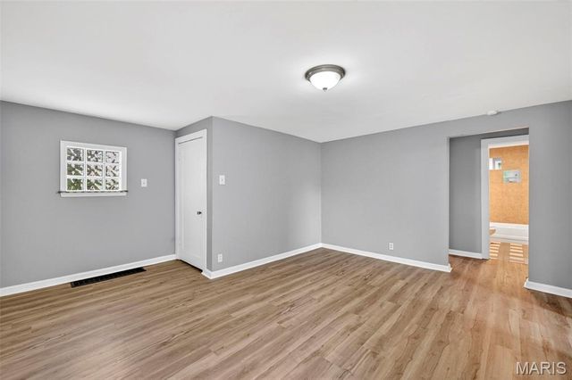 9386 Golden Gate Road, St Louis, MO 63144