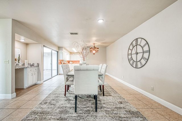 1876 Cougar Lane, Clovis, CA 93611