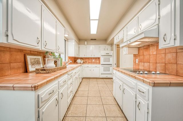 1876 Cougar Lane, Clovis, CA 93611