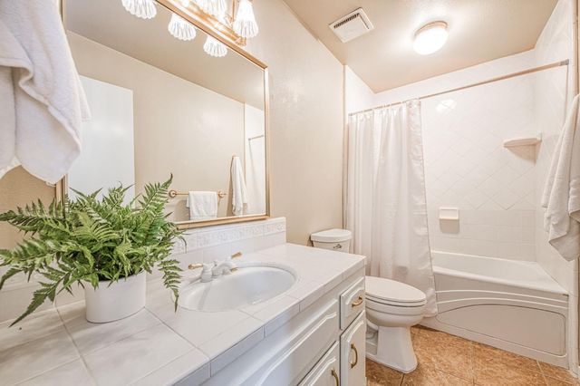 1876 Cougar Lane, Clovis, CA 93611