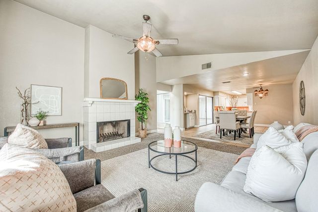 1876 Cougar Lane, Clovis, CA 93611