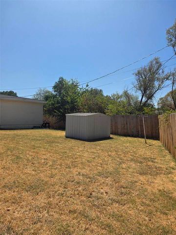 2306 NW 38th Pl, Lawton, OK 73505