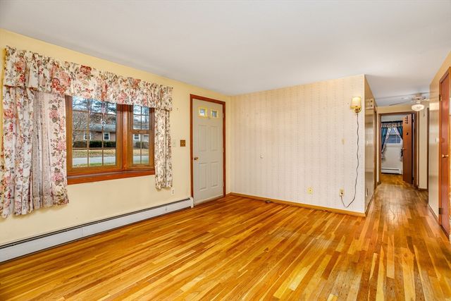 199 Barthel Ave, Gardner, MA 01440