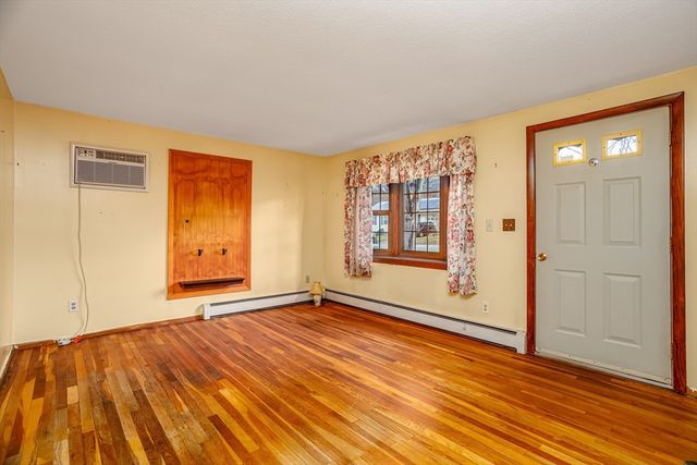 199 Barthel Ave, Gardner, MA 01440