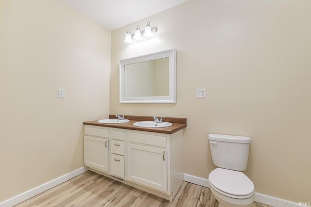 1400 E RUSSEY, Muncie, IN 47302