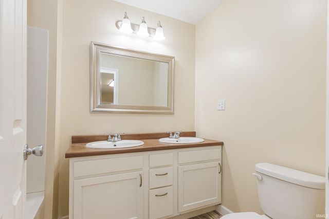1400 E RUSSEY, Muncie, IN 47302