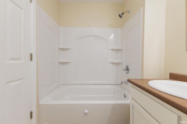 1400 E RUSSEY, Muncie, IN 47302