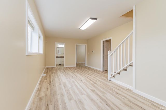 1400 E RUSSEY, Muncie, IN 47302