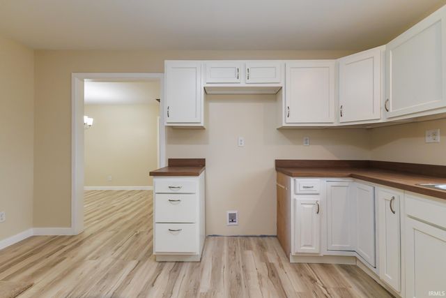 1400 E RUSSEY, Muncie, IN 47302