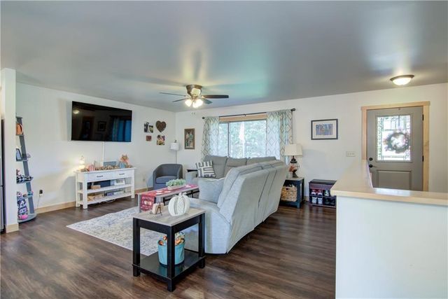 21407 102nd Avenue, Cadott, WI 54727