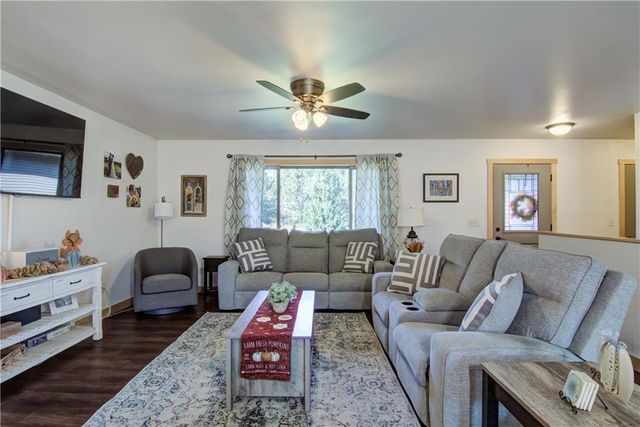 21407 102nd Avenue, Cadott, WI 54727