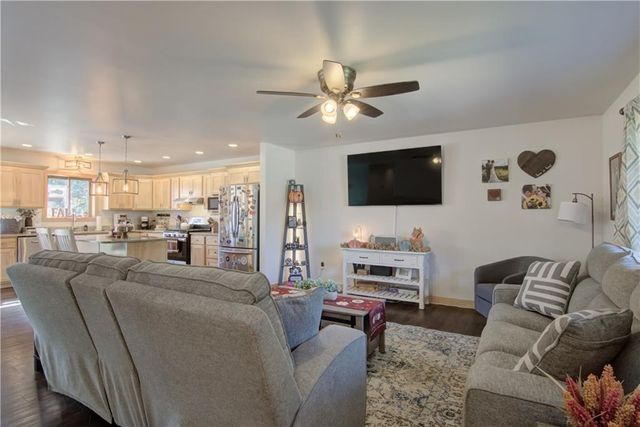 21407 102nd Avenue, Cadott, WI 54727