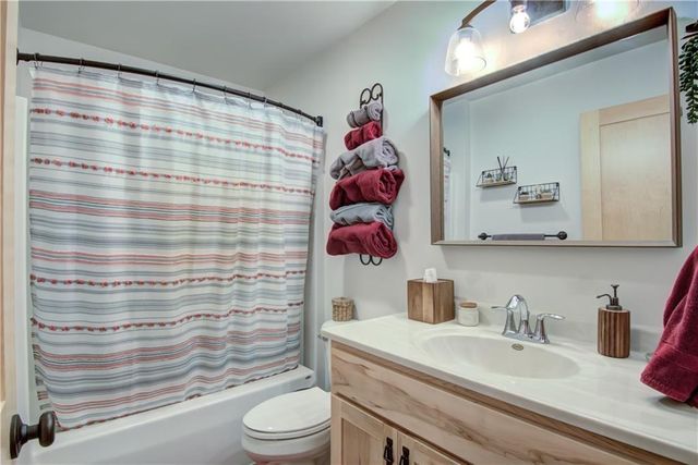 21407 102nd Avenue, Cadott, WI 54727