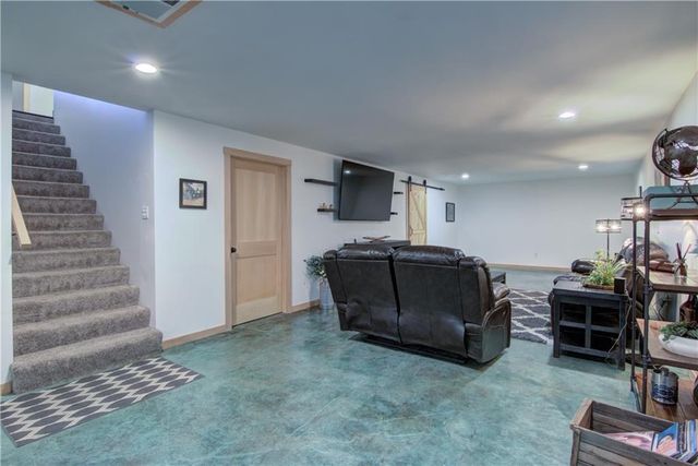 21407 102nd Avenue, Cadott, WI 54727