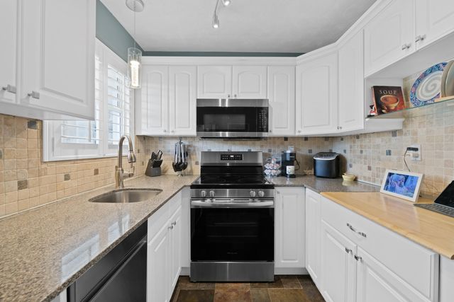 535 HENDRICKS Isle 106, Fort Lauderdale, FL 33301