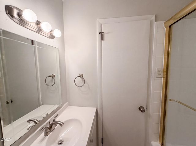 917 Hillview Drive, Cary, NC 27511