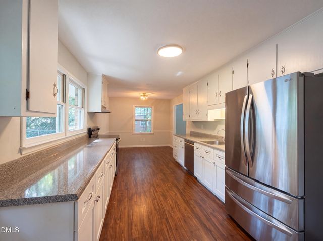 917 Hillview Drive, Cary, NC 27511