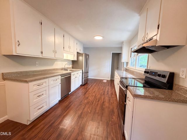 917 Hillview Drive, Cary, NC 27511
