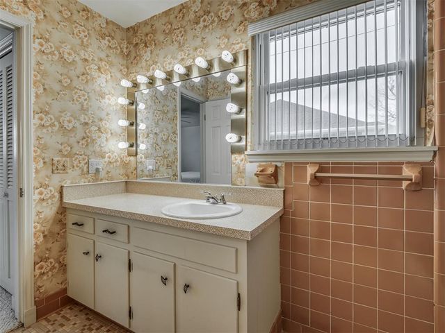 5000 NW 61st Street, Oklahoma City, OK 73122