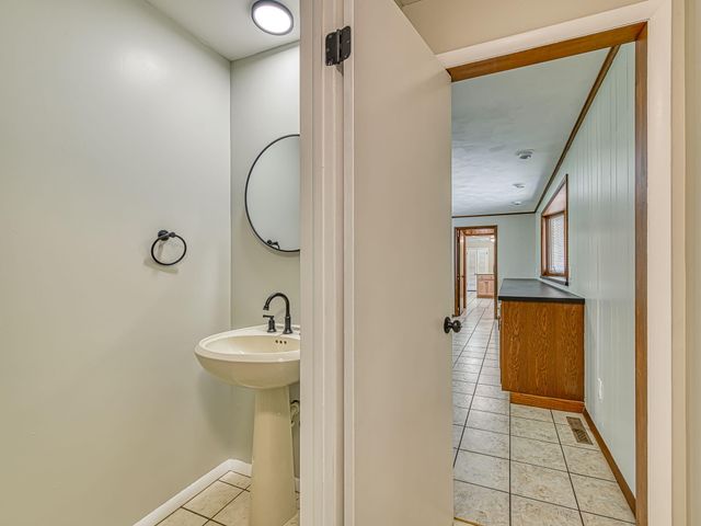 5026 Robinwood Drive, Monroe, MI 48161