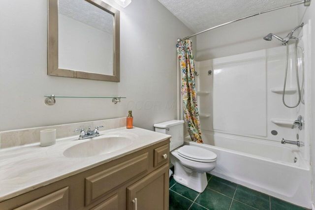 7768 Kiowa Way, Worthington, OH 43085
