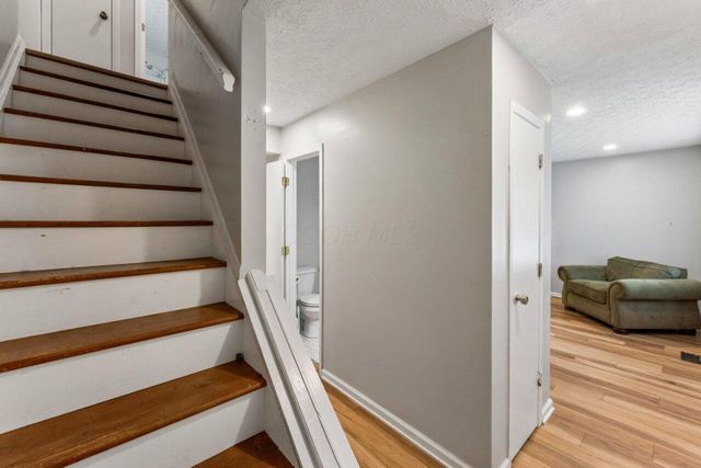 7768 Kiowa Way, Worthington, OH 43085