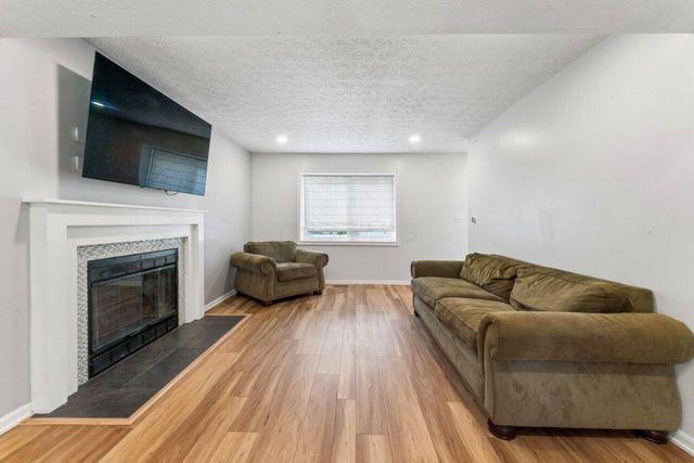 7768 Kiowa Way, Worthington, OH 43085