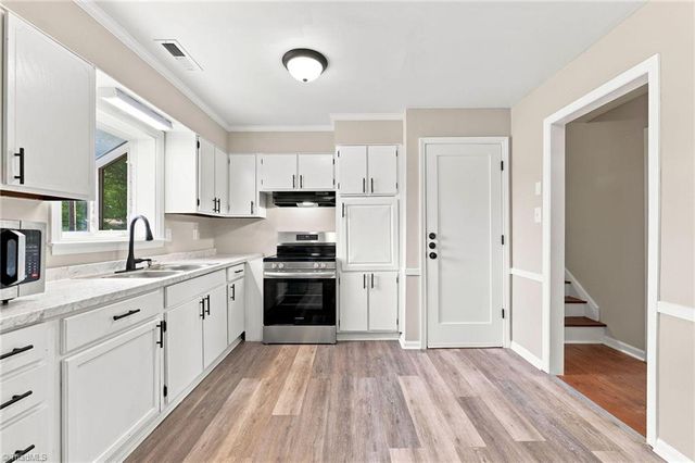 2404 Dulaire Road, Greensboro, NC 27407
