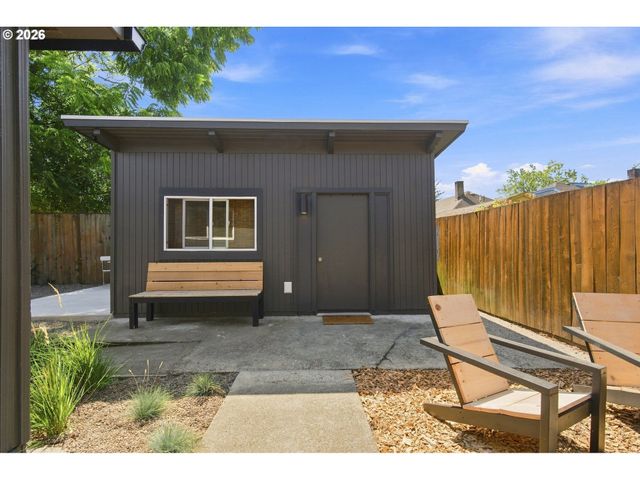 2124 N HUMBOLDT St, Portland, OR 97217