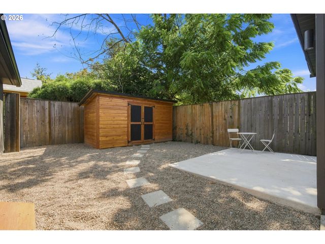 2124 N HUMBOLDT St, Portland, OR 97217