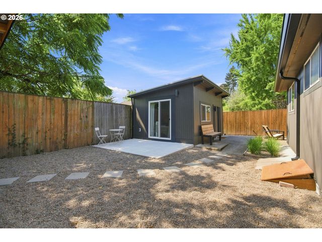 2124 N HUMBOLDT St, Portland, OR 97217