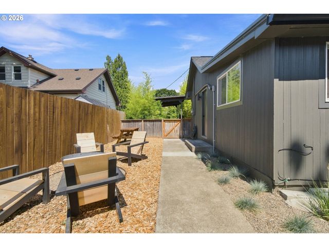 2124 N HUMBOLDT St, Portland, OR 97217